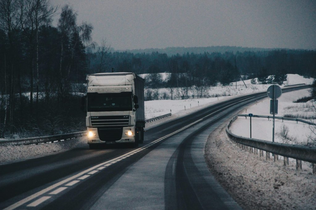 Drayage Trucks and Operations: Driving Efficiency in Short-Haul Logistics